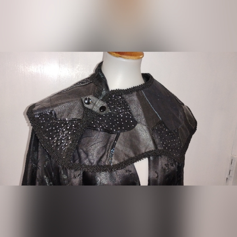 VINTAGE PATCHWORK LEATHER BAT CAPLETTE - image 1